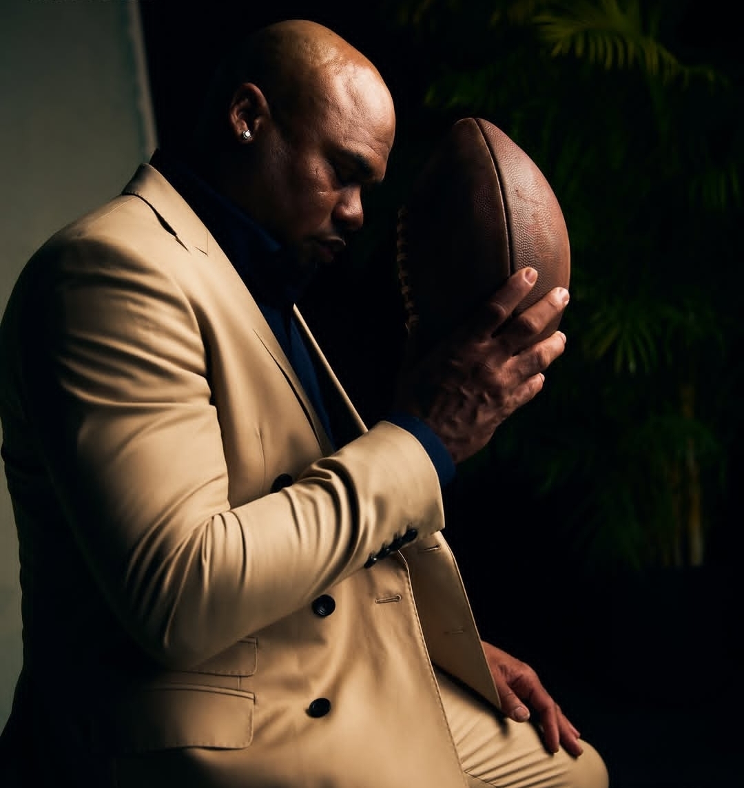 Uncovering the Untold Story of a Gridiron Legend 'No. 89 The Steve(03)