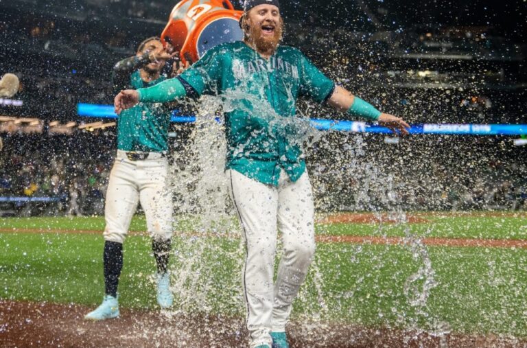 Milwaukee Brewers Urged to Sign Former World Series Champion to Play 3rd Base