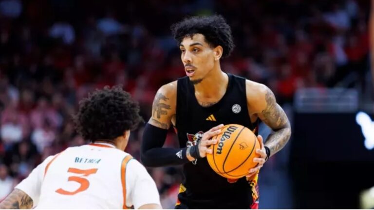 ACC Honors Edwards Jr. with Prestigious Player of the Week Award