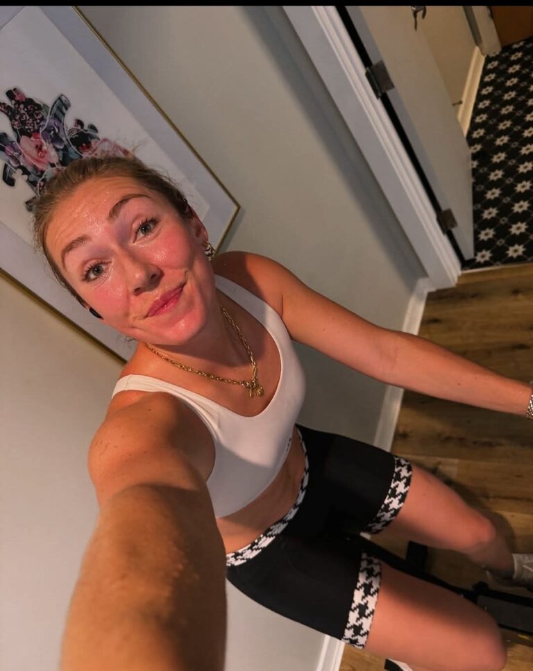 Mikaela Shiffrin Nails the WC Finals Vibe: “Bringing the ENERGY… But a Lil Bit Loopy” Goes Viral with Epic Chicken-Banana Dance