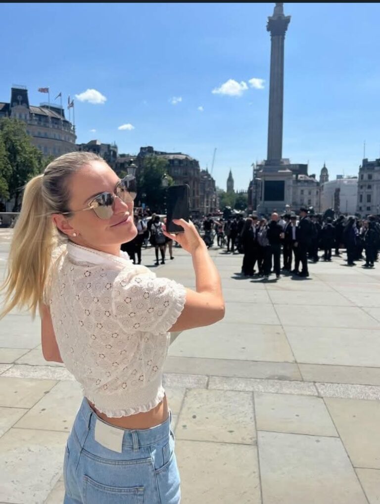 “I’m Not Ready”: Lindsey Vonn Fires Back at Critics Urging Retirement After Frightening Olympic Crash