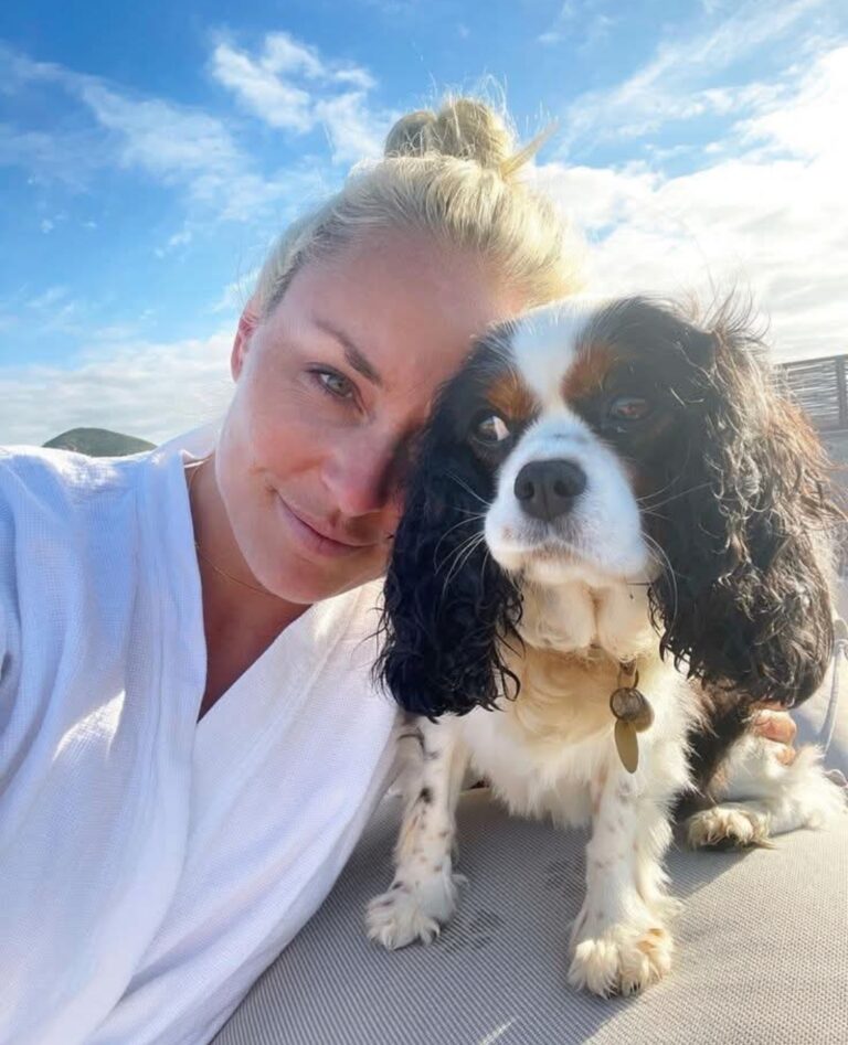 From Hospital Gowns to Sunshine Glow: Lindsey Vonn’s Simple Joy Goes Viral — “Real Clothes Feel Amazing!”