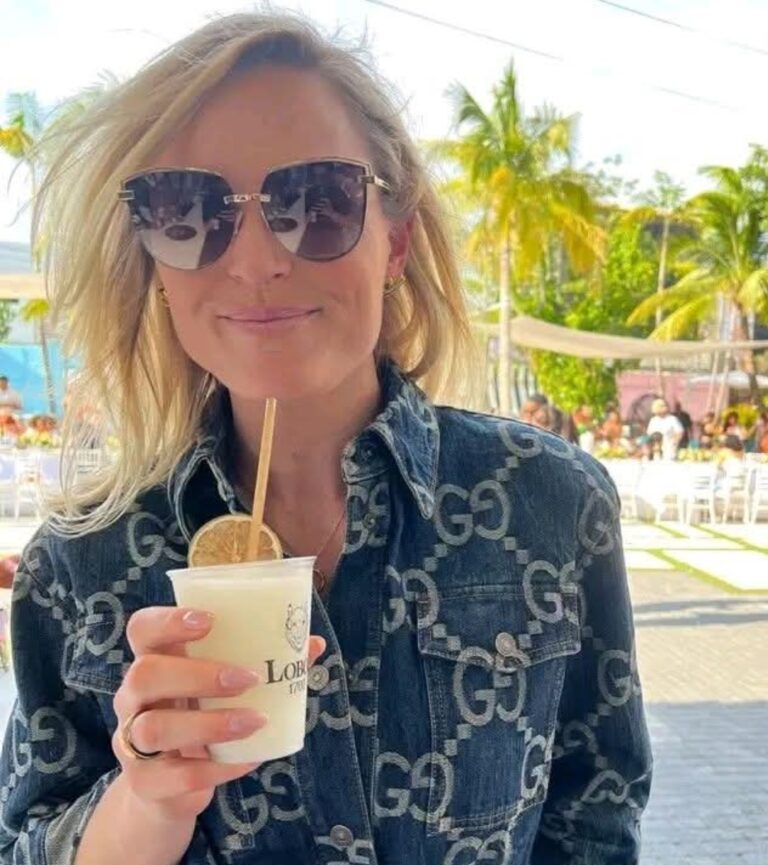 Lindsey Vonn Ditches Crutches for Beach Days: ‘Having a Good Time’ After Brutal Olympic Crash